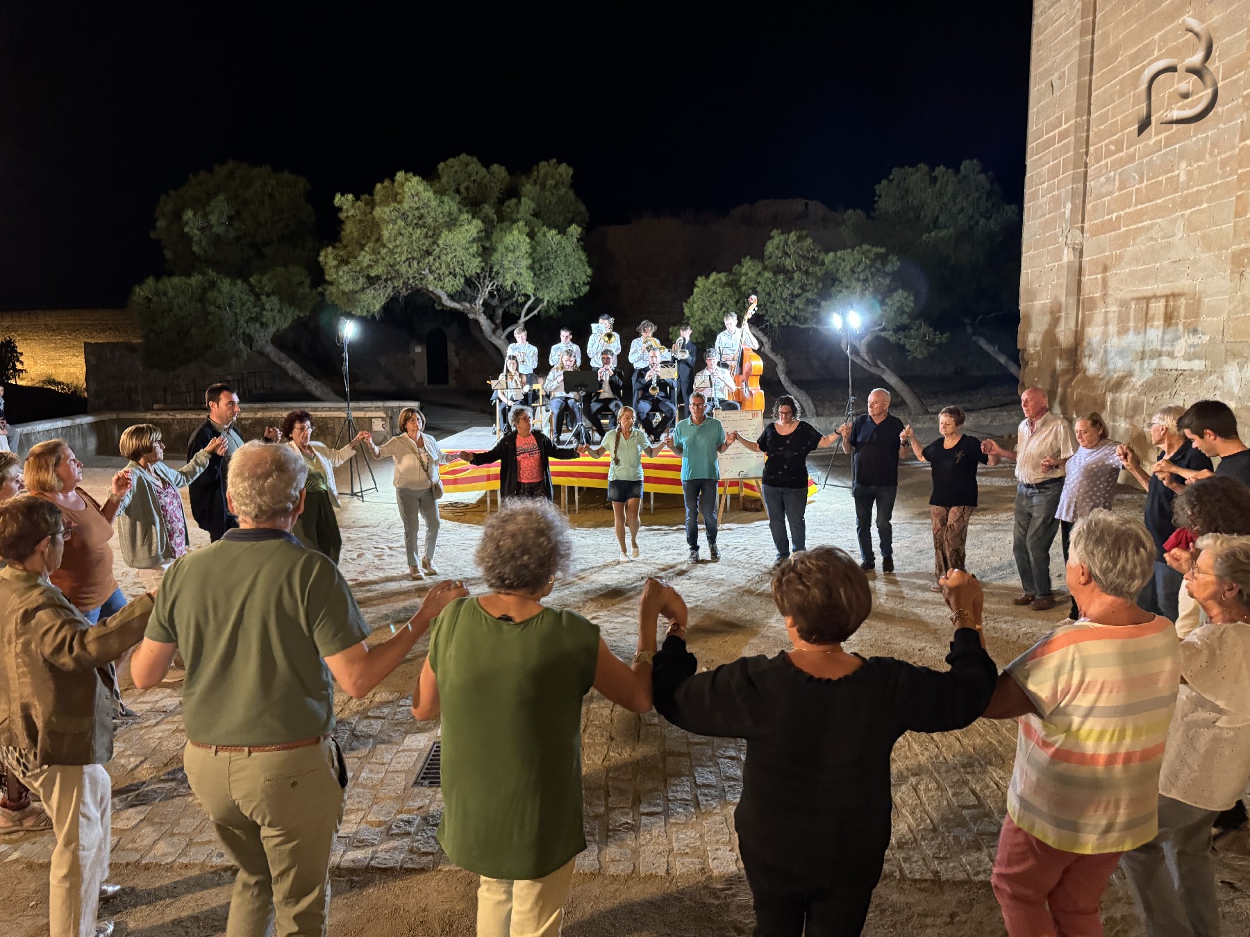 Ballada de sardanes