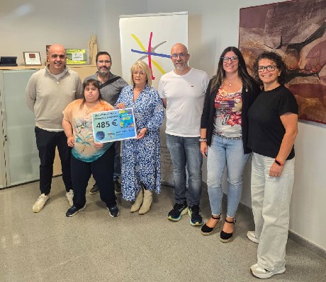 Foto de l'entrega del xec