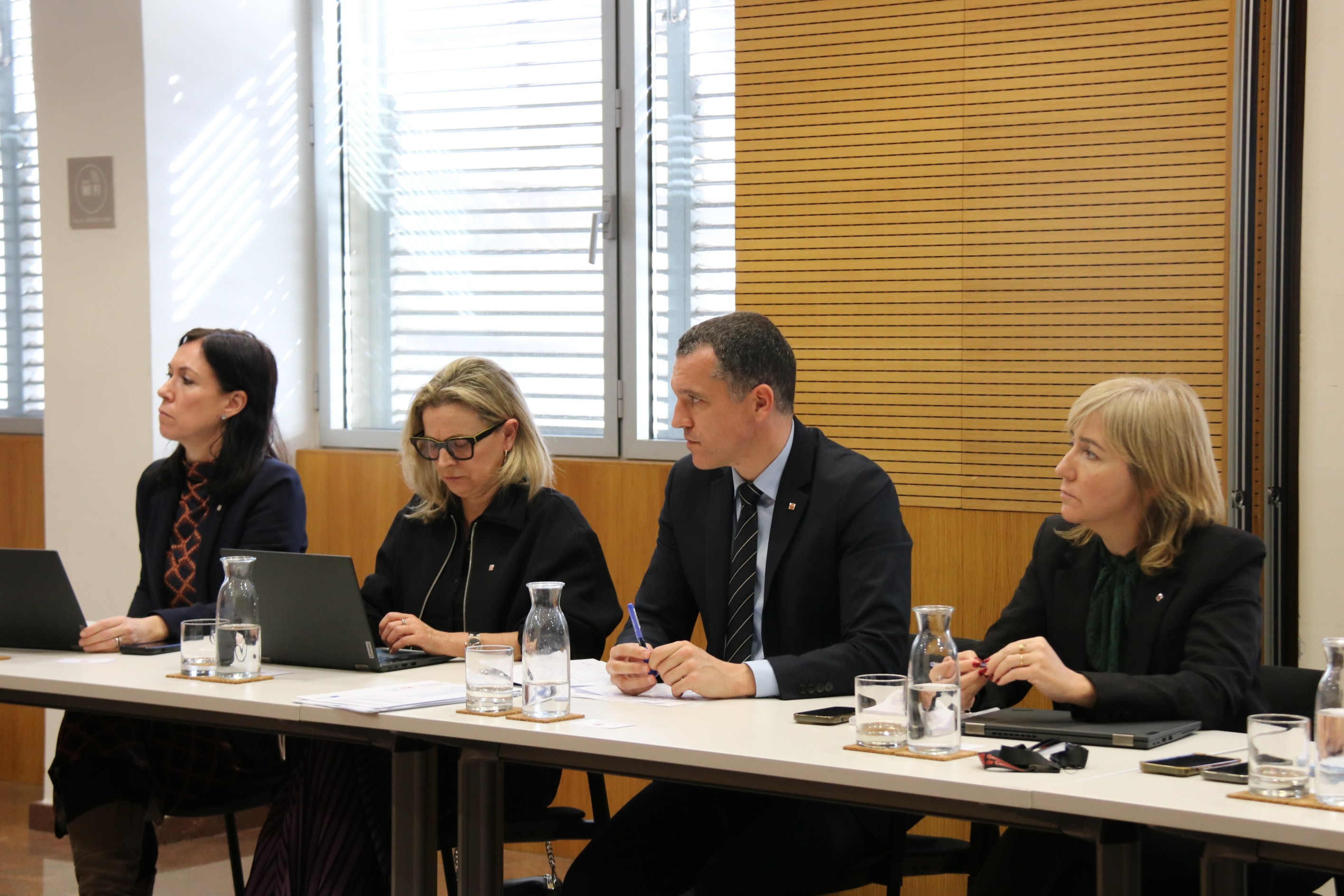 El conseller Òscar Ordeig es reuneix amb els pagesos en una Taula Agrària convocada d'urgència per abordar l'acord amb Mercosur